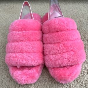 Brand New never worn Ugg Fluff Slides ‼️